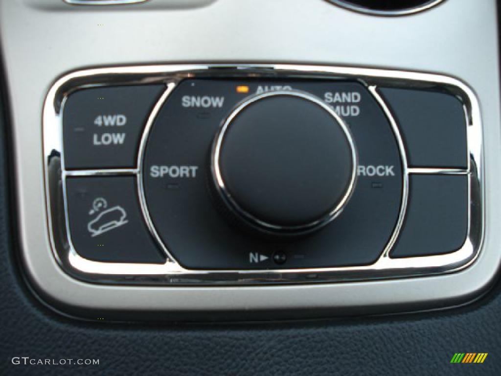 2011 Jeep Grand Cherokee Limited 4x4 Controls Photo #39391057