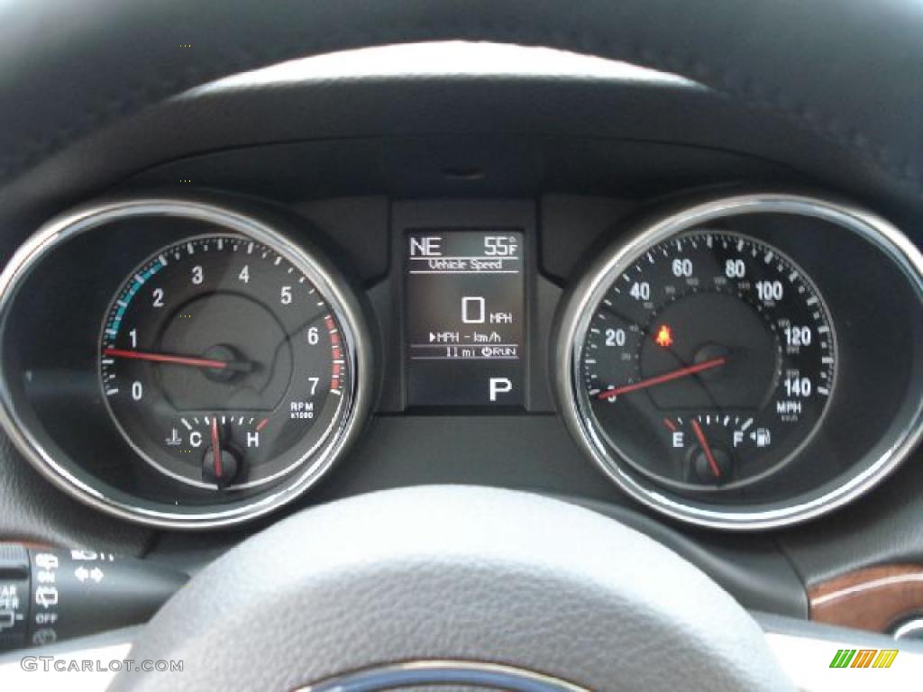 2011 Jeep Grand Cherokee Limited 4x4 Gauges Photo #39391081