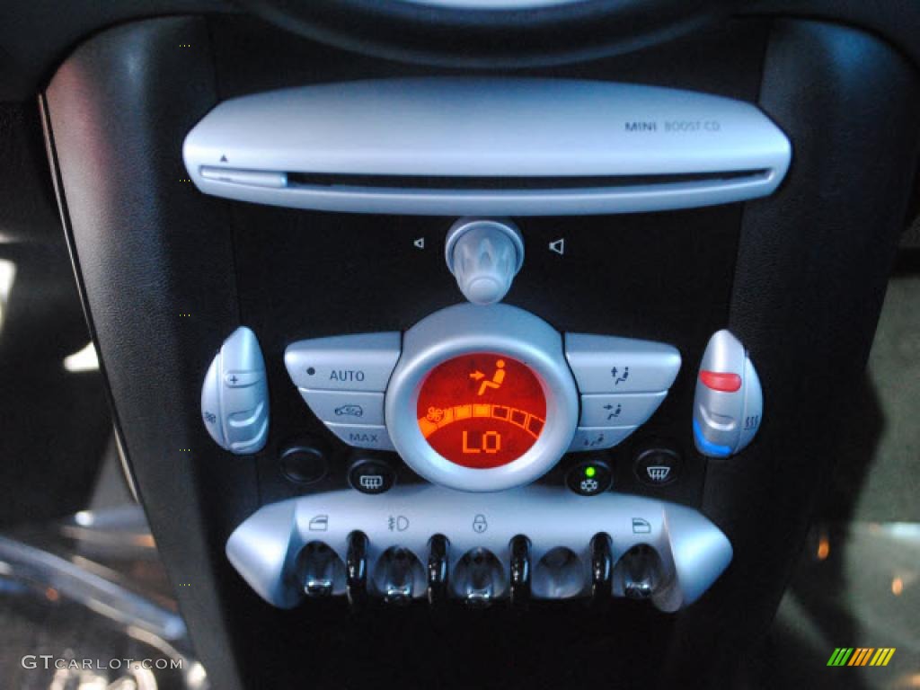 2009 Mini Cooper John Cooper Works Clubman Controls Photo #39394421
