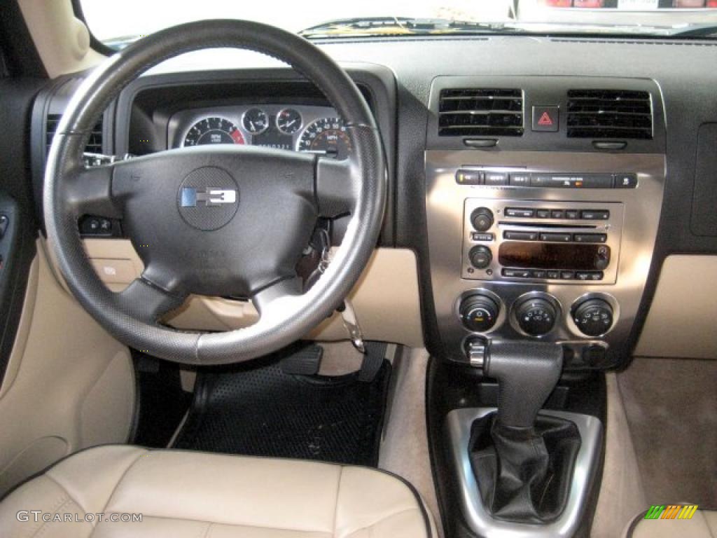 2007 Hummer H3 X Light Cashmere/Ebony Dashboard Photo #39394629