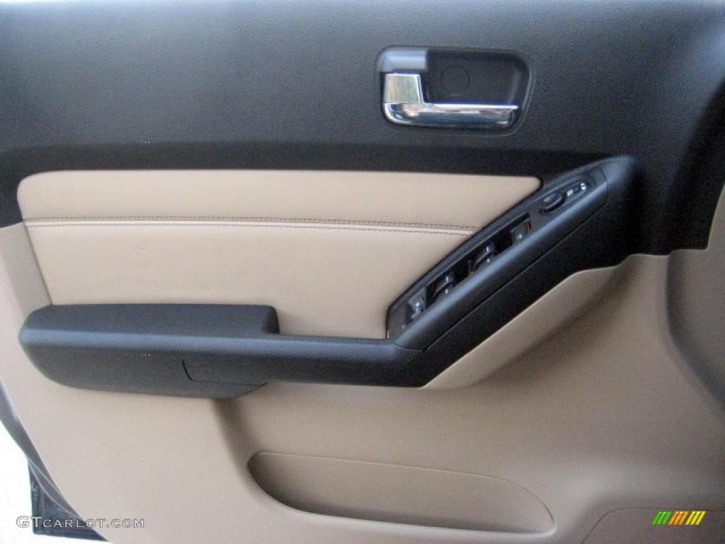 2007 Hummer H3 X Light Cashmere/Ebony Door Panel Photo #39394657