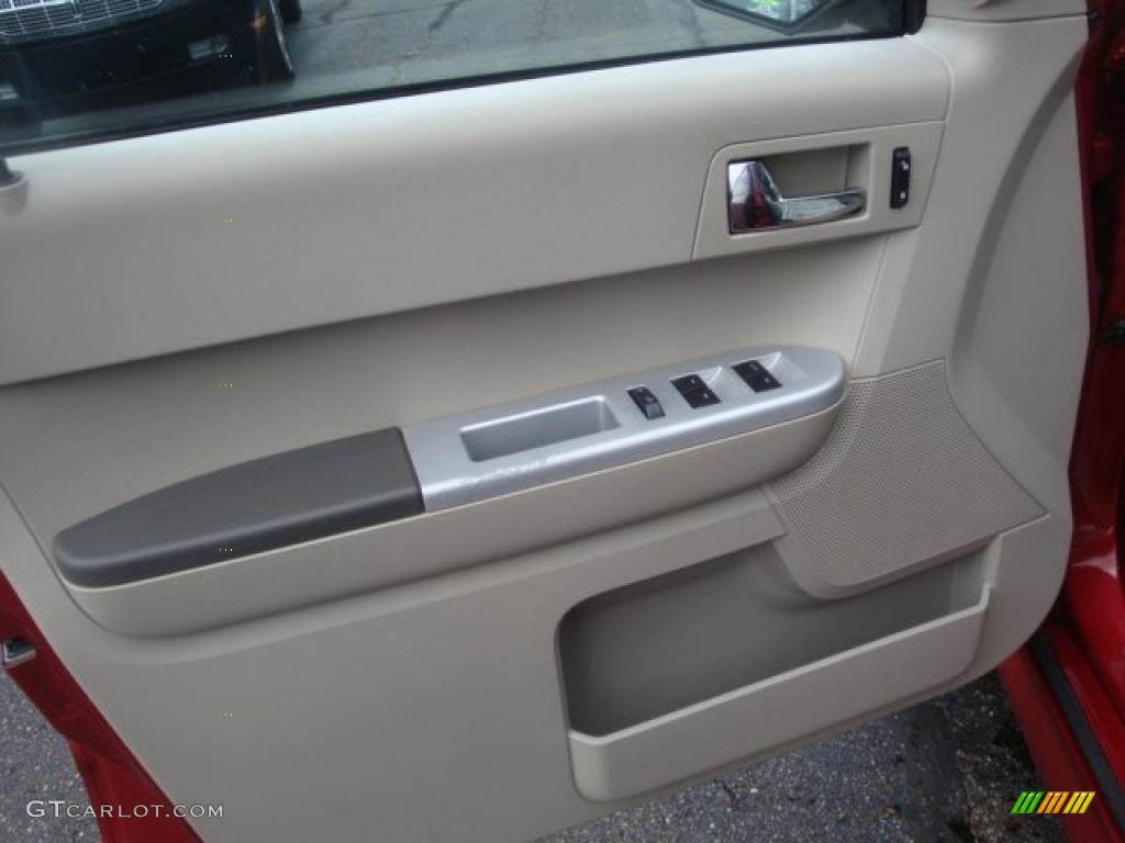 2008 Mercury Mariner V6 4WD Stone Door Panel Photo #39397113
