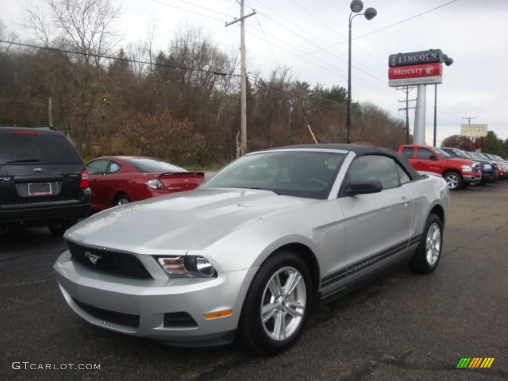 Brilliant Silver Metallic 2010 Ford Mustang V6 Convertible Exterior Photo #39397601