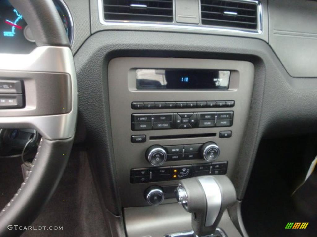 2010 Ford Mustang V6 Convertible Controls Photo #39397761