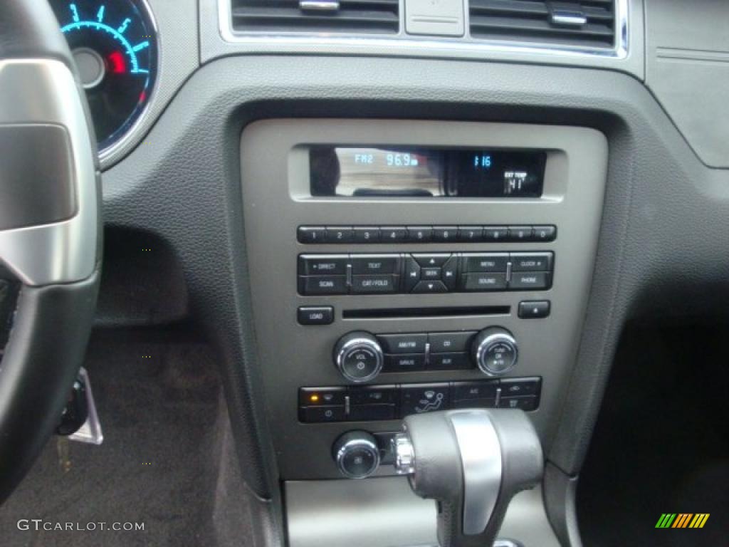 2010 Ford Mustang V6 Convertible Controls Photo #39397969