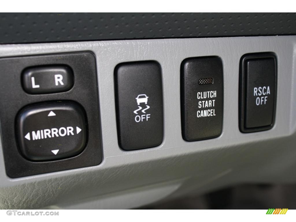 2010 Toyota Tacoma V6 SR5 Access Cab 4x4 Controls Photo #39398197
