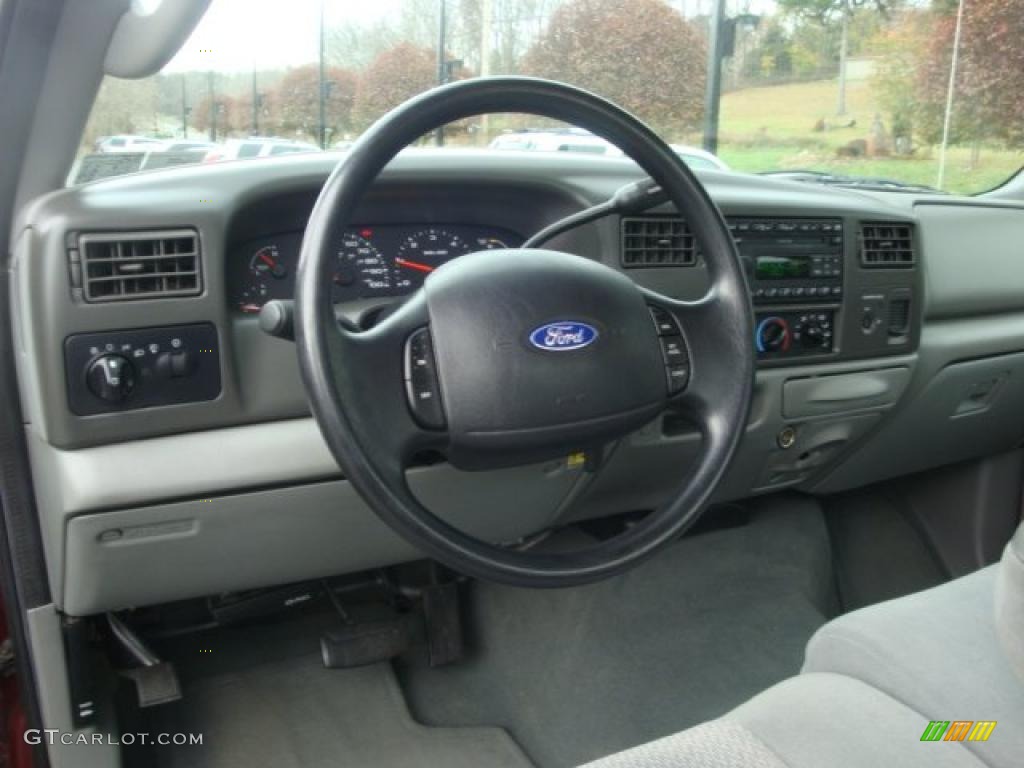 2004 Ford F250 Super Duty XLT SuperCab 4x4 Medium Flint Steering Wheel Photo #39398569