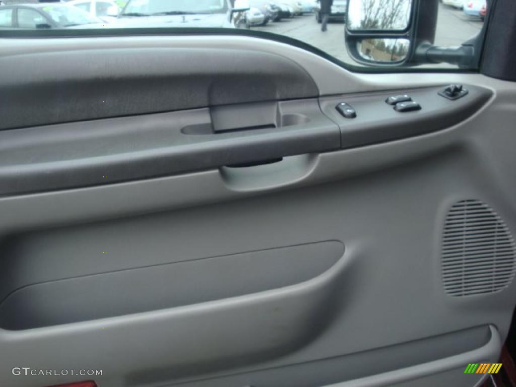 2004 Ford F250 Super Duty XLT SuperCab 4x4 Medium Flint Door Panel Photo #39398581