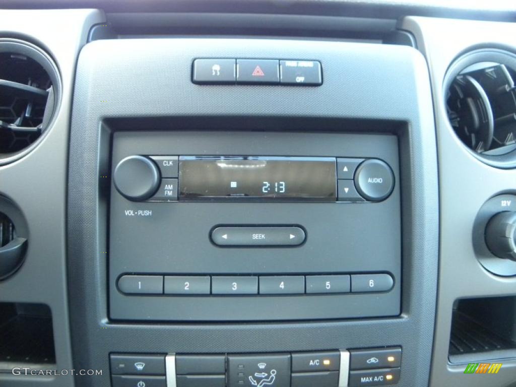2010 Ford F150 XL Regular Cab Controls Photo #39399365