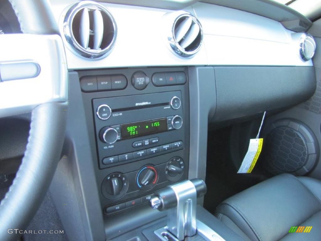 2009 Ford Mustang GT Premium Coupe Dark Charcoal Dashboard Photo #39400022