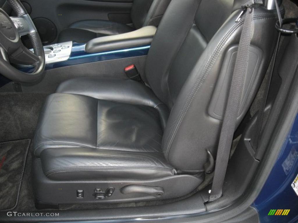 Ebony Black Interior 2005 Chevrolet SSR Standard SSR Model Photo #39400023