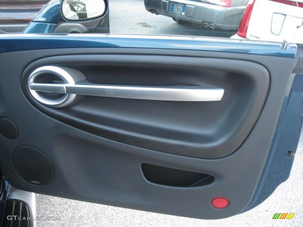 2005 Chevrolet SSR Standard SSR Model Ebony Black Door Panel Photo #39400113