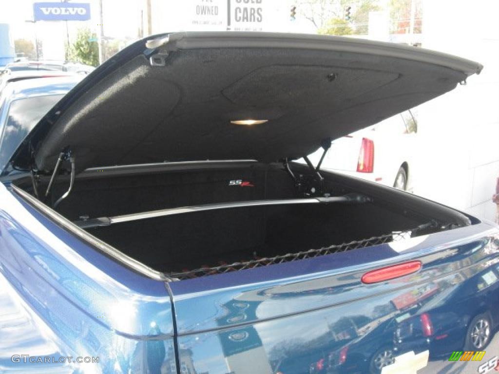2005 Chevrolet SSR Standard SSR Model Trunk Photo #39400197