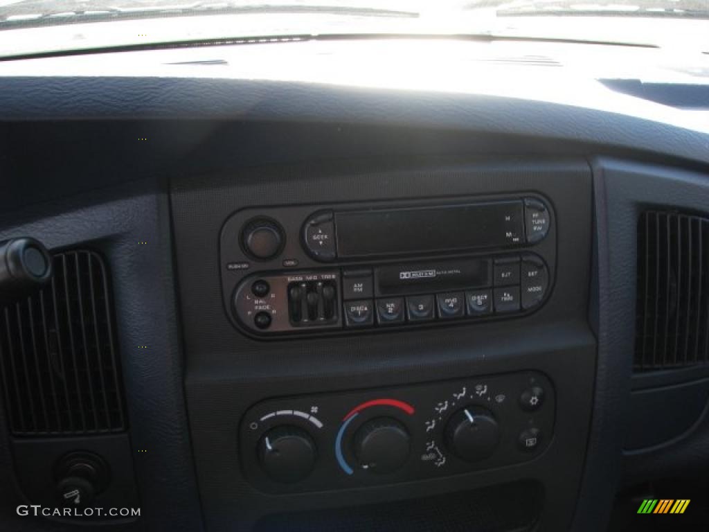 2002 Ram 1500 SLT Quad Cab 4x4 - Bright White / Dark Slate Gray photo #8