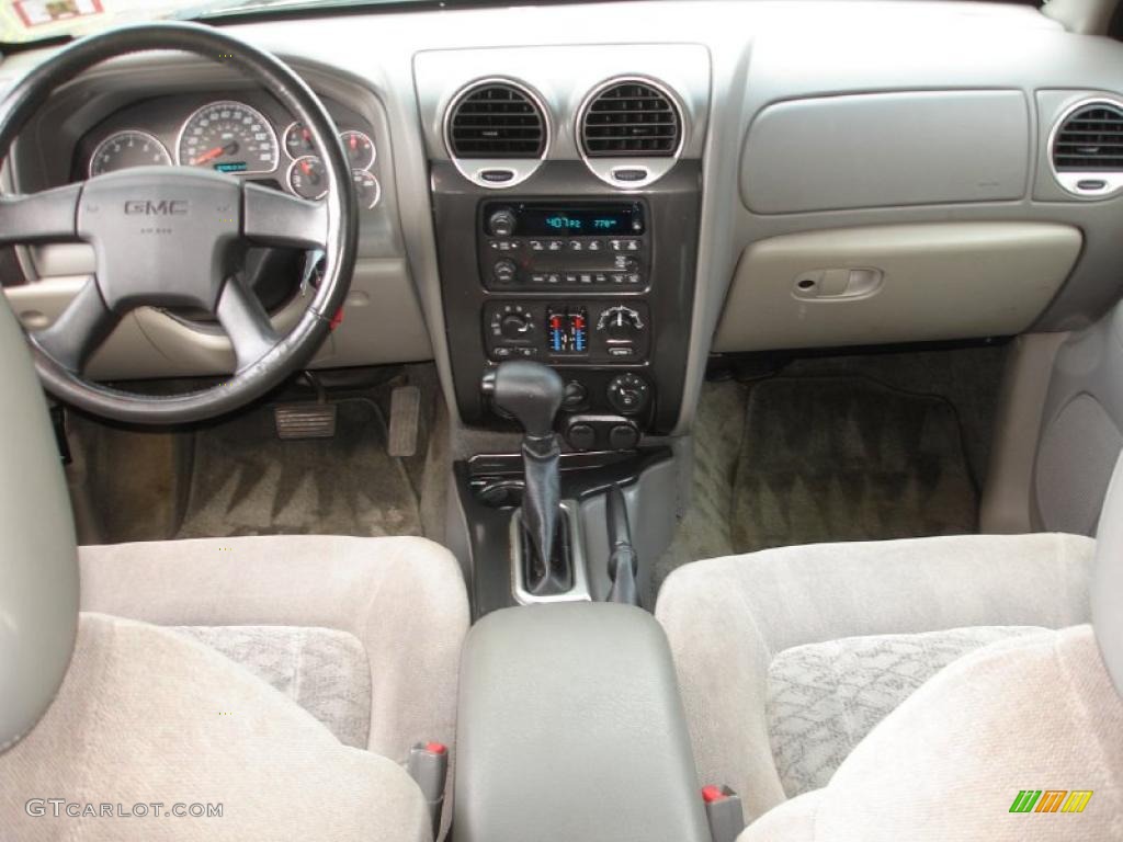 2004 GMC Envoy SLE 4x4 Light Tan Dashboard Photo #39402817