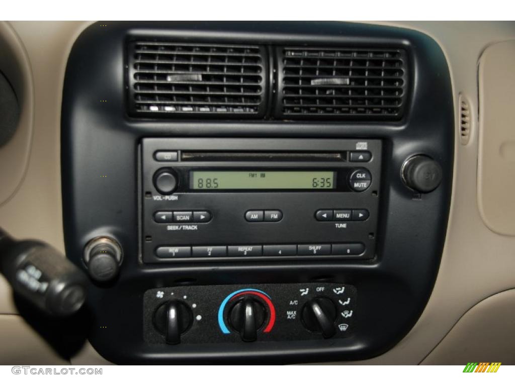 2004 Ford Ranger XLT SuperCab Controls Photo #39405001