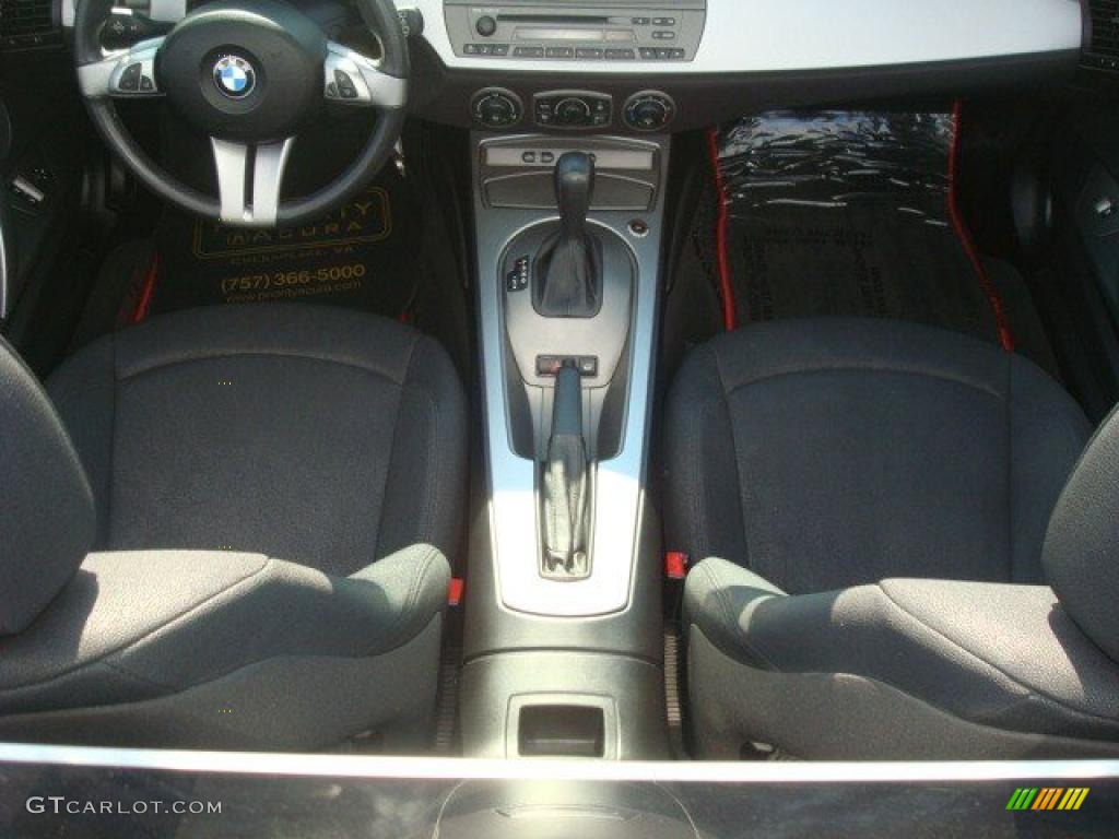 Black Interior 2004 BMW Z4 2.5i Roadster Photo #39406809