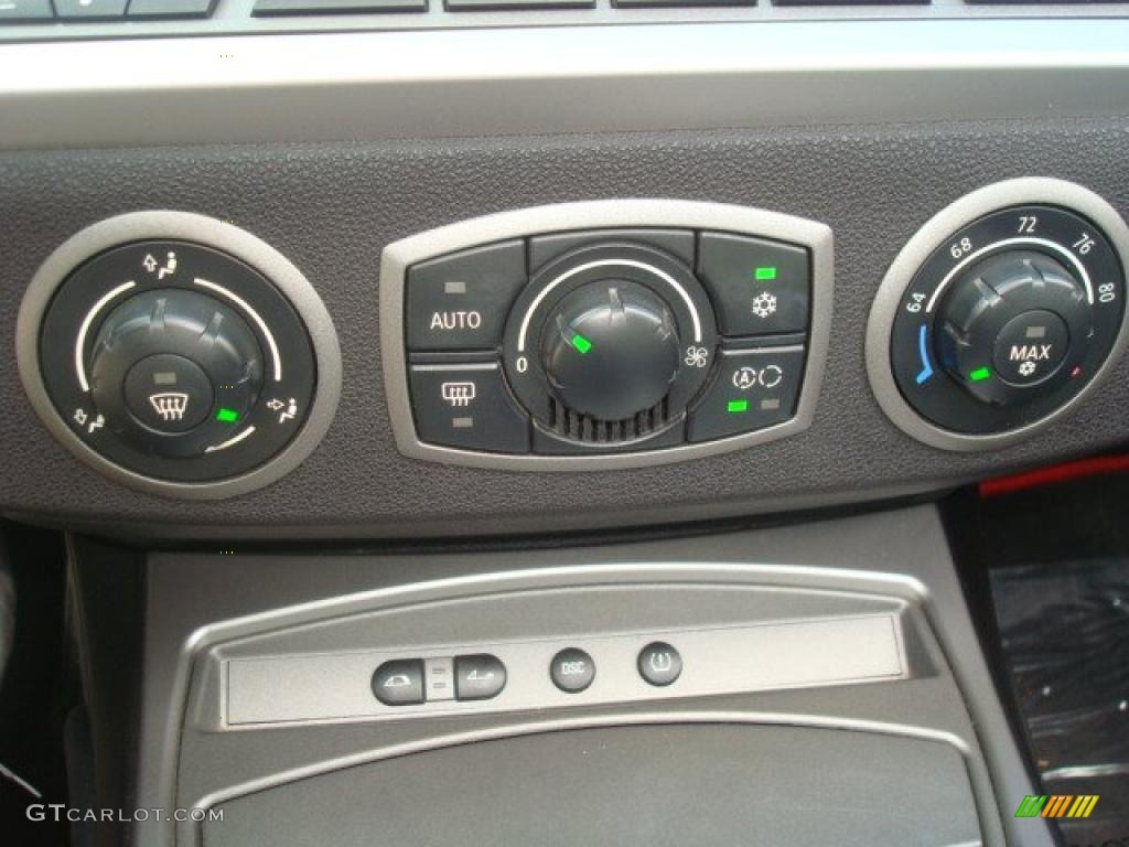 2004 BMW Z4 2.5i Roadster Controls Photo #39406865