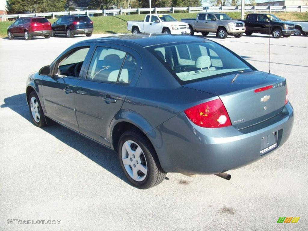 2005 Cobalt Sedan - Blue Granite Metallic / Gray photo #2