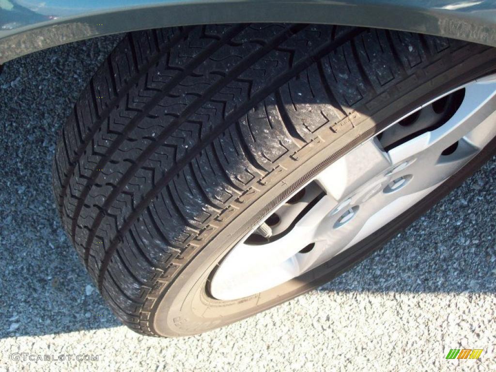 2005 Cobalt Sedan - Blue Granite Metallic / Gray photo #4