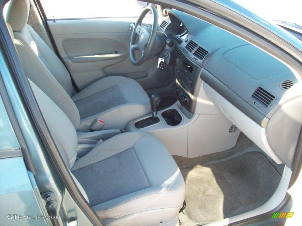 2005 Cobalt Sedan - Blue Granite Metallic / Gray photo #5