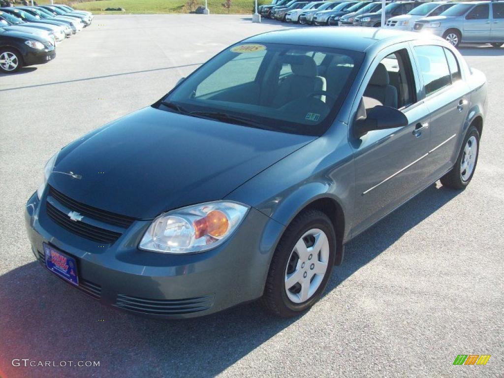 2005 Cobalt Sedan - Blue Granite Metallic / Gray photo #11