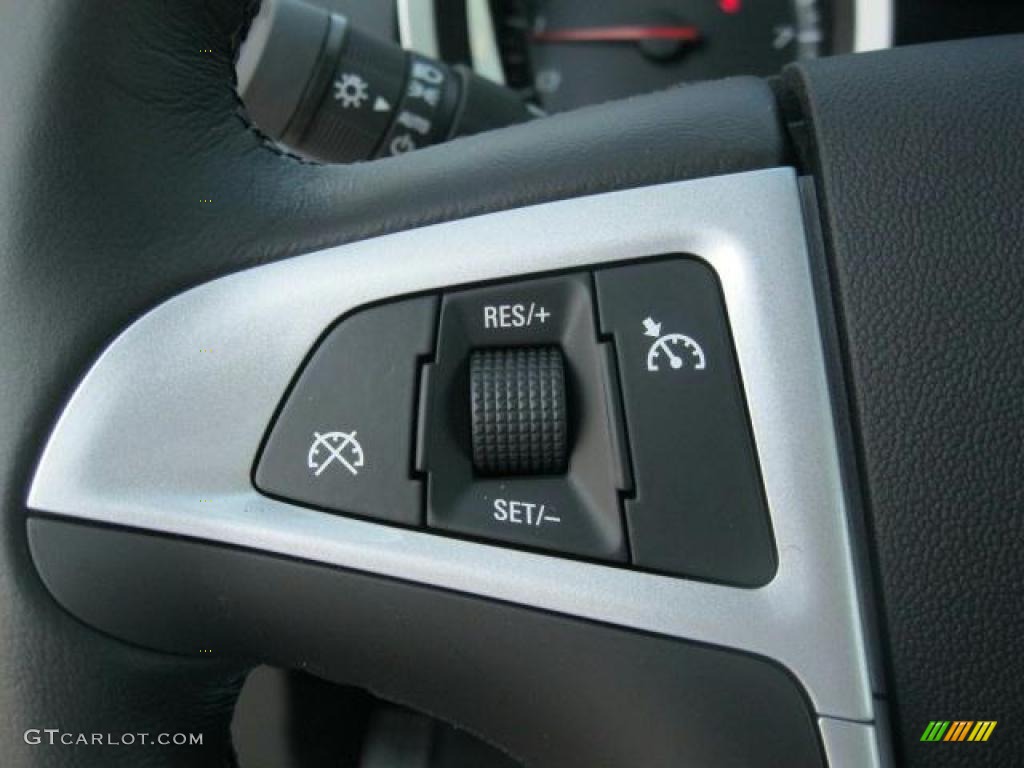 2011 Chevrolet Equinox LT Controls Photo #39408665