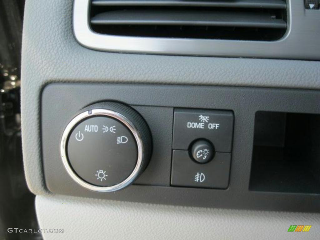 2011 Chevrolet Avalanche LT Controls Photo #39408877