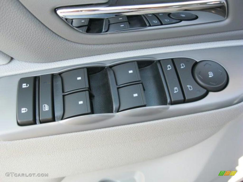 2011 Chevrolet Avalanche LT Controls Photo #39408893