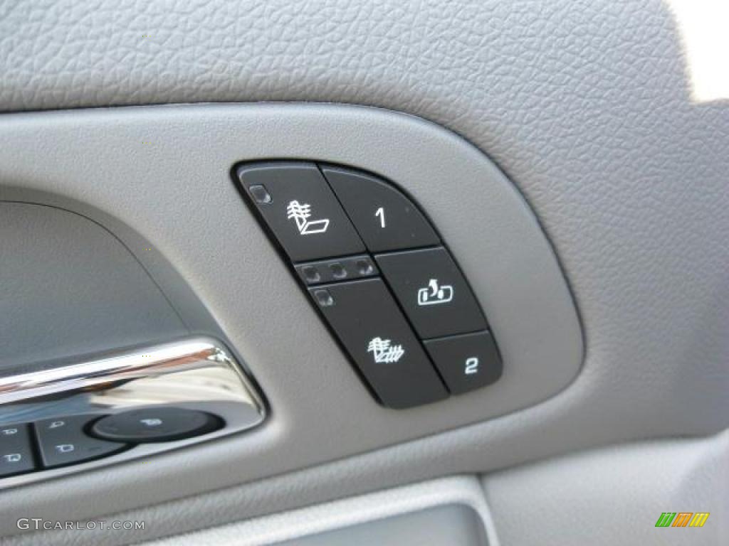 2011 Chevrolet Avalanche LT Controls Photo #39408909