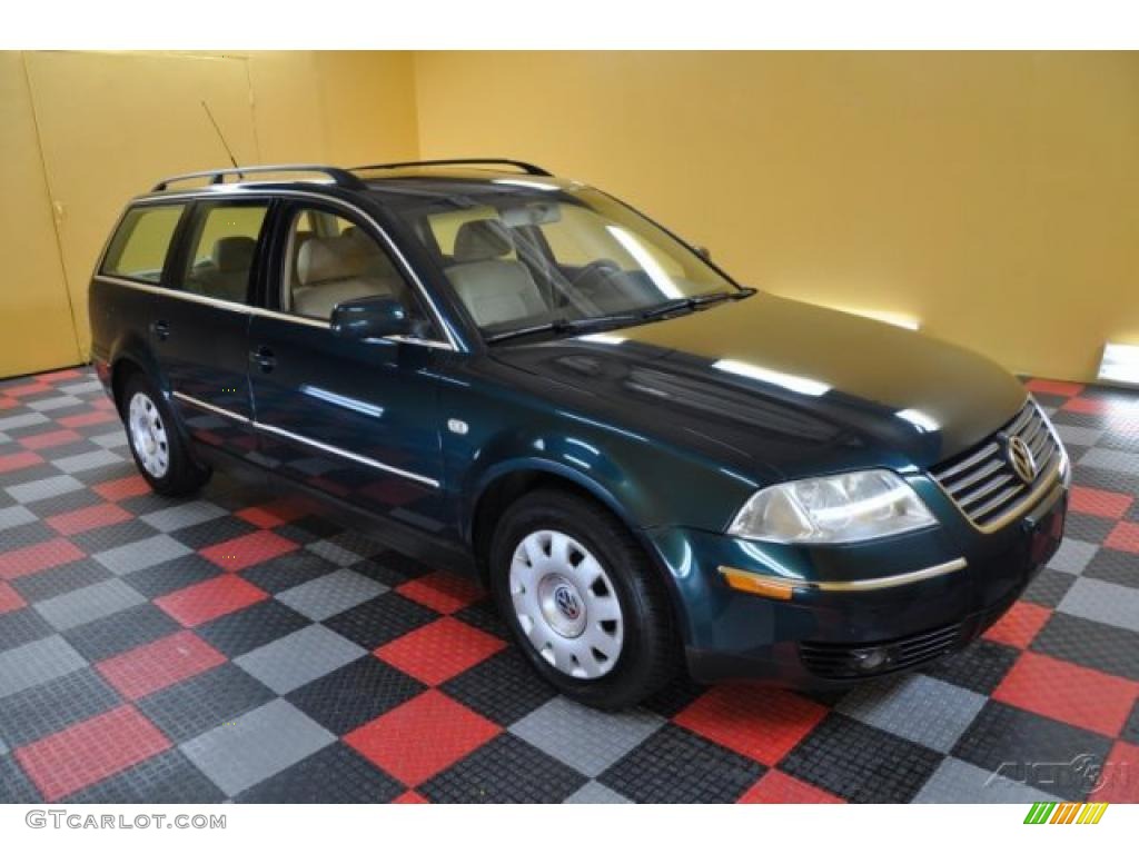 2002 Passat GLS Wagon - Pine Green Metallic / Beige photo #1