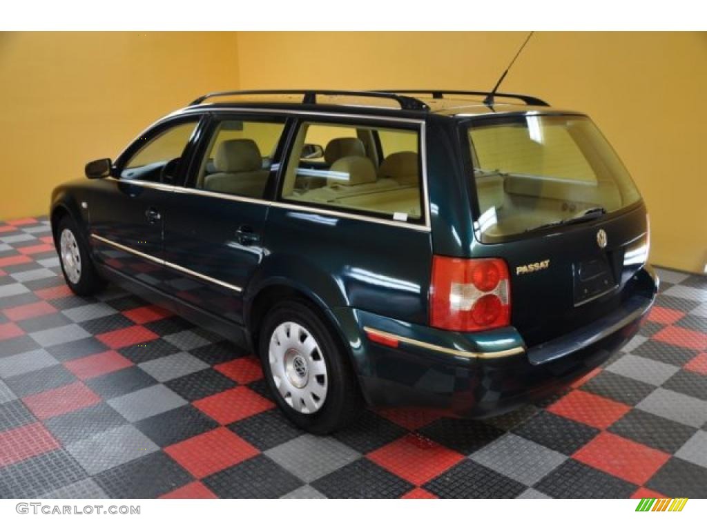 2002 Passat GLS Wagon - Pine Green Metallic / Beige photo #3