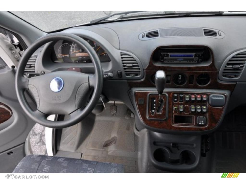 2006 Dodge Sprinter Van 2500 Cargo Gray Dashboard Photo #39409469