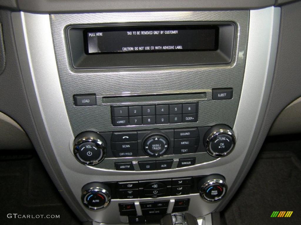 2010 Mercury Milan Hybrid Premier Controls Photo #39410409