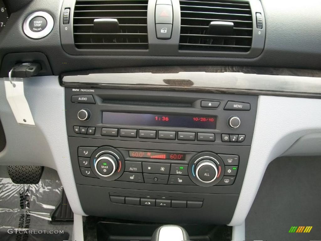 2010 BMW 1 Series 128i Convertible Controls Photo #39410717