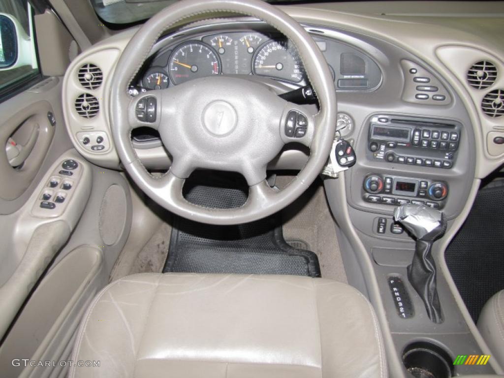 2005 Pontiac Bonneville SLE Controls Photo #39411294