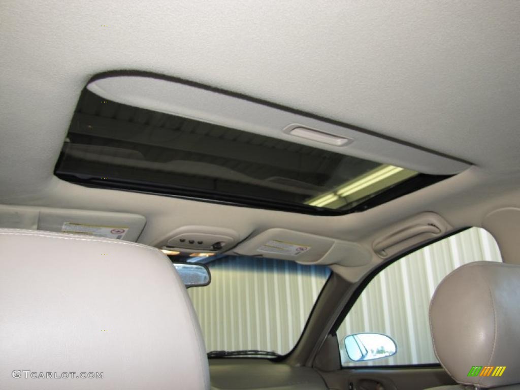 2005 Pontiac Bonneville SLE Sunroof Photo #39411329