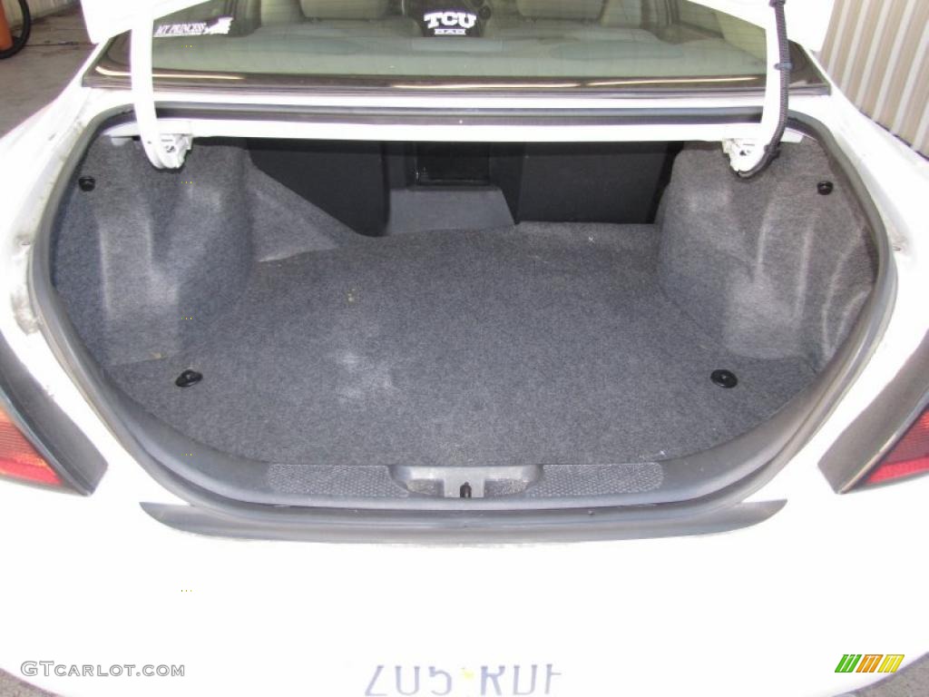 2005 Pontiac Bonneville SLE Trunk Photo #39411341