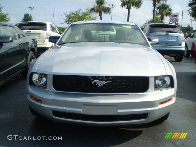 2009 Mustang V6 Coupe - Brilliant Silver Metallic / Light Graphite photo #2