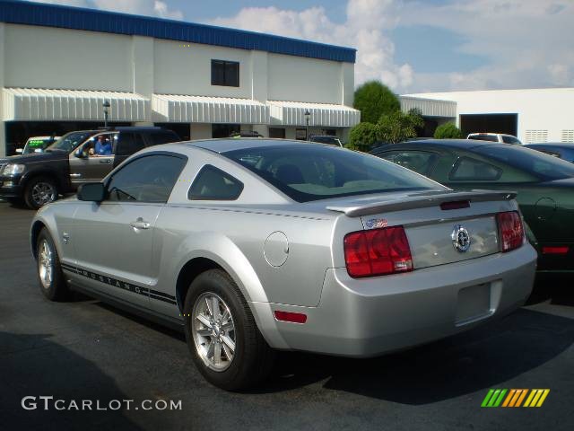 2009 Mustang V6 Coupe - Brilliant Silver Metallic / Light Graphite photo #3
