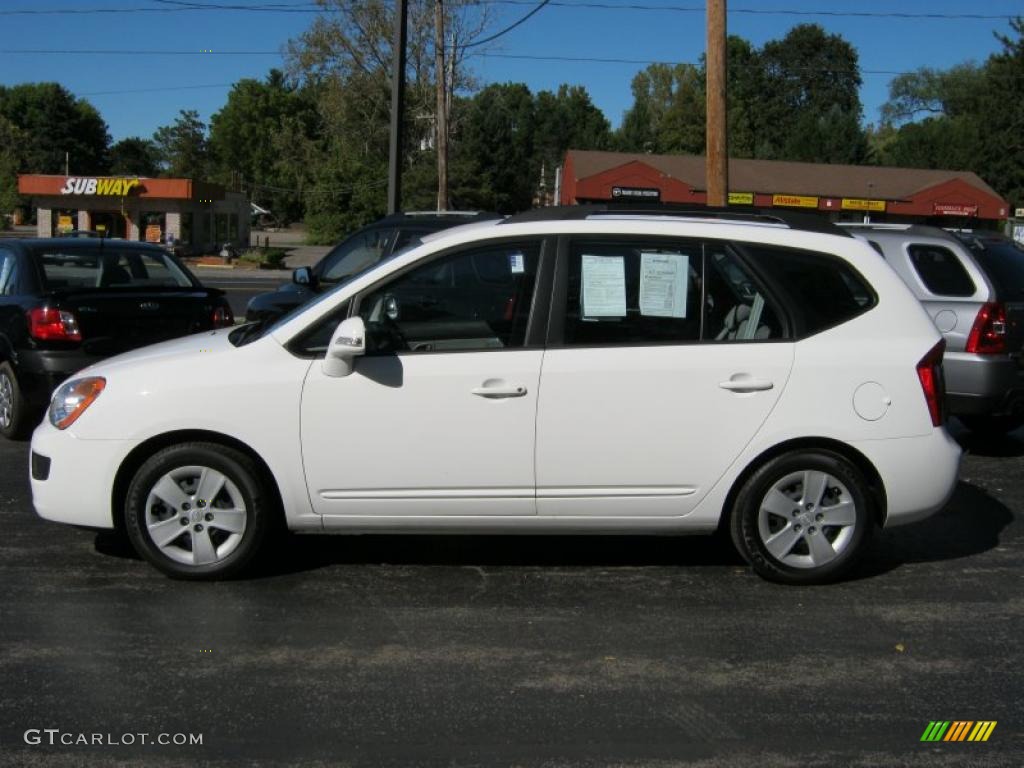 2010 Rondo LX - Clear White / Beige photo #14