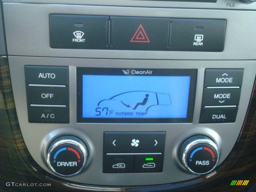 2010 Hyundai Santa Fe Limited Controls Photo #39414153
