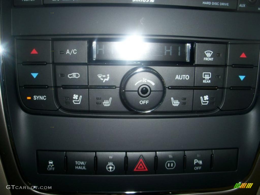 2011 Jeep Grand Cherokee Overland 4x4 Controls Photo #39415373