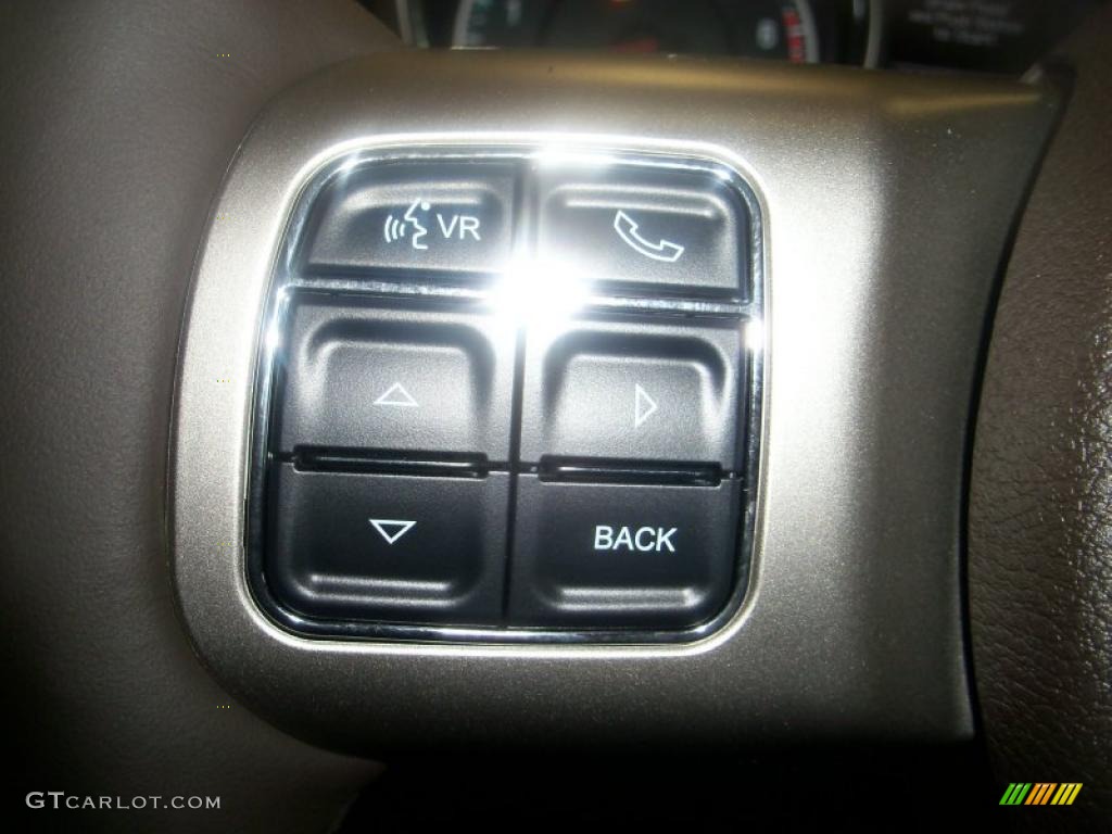 2011 Jeep Grand Cherokee Overland 4x4 Controls Photo #39415421