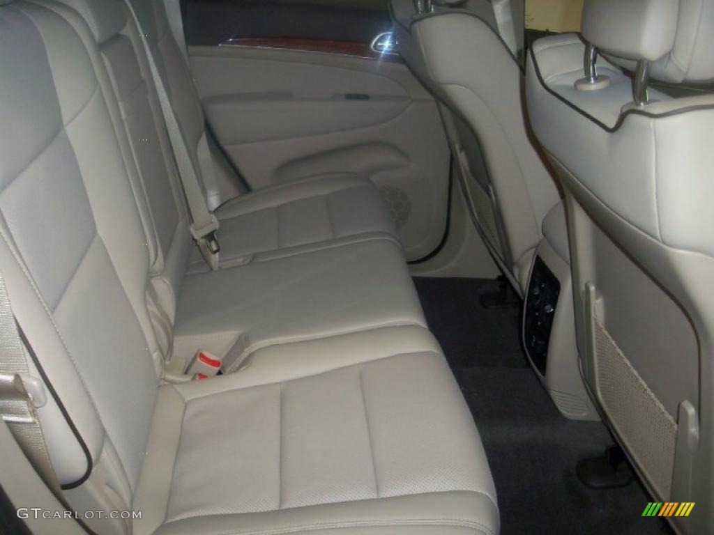 Dark Frost Beige/Light Frost Beige Interior 2011 Jeep Grand Cherokee Overland 4x4 Photo #39415721