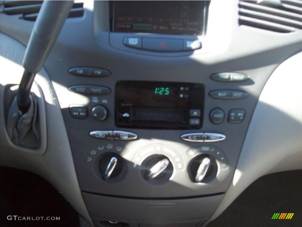 2002 Prius Hybrid - Aqua Ice Opalescent / Gray photo #17