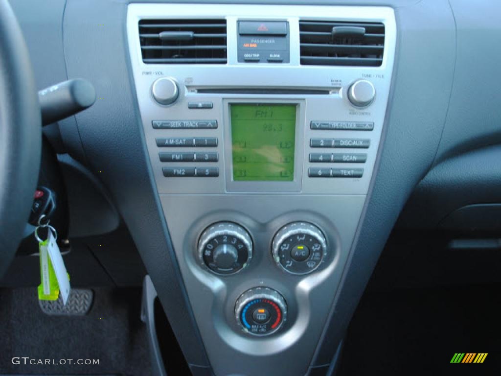 2010 Toyota Yaris Sedan Controls Photos