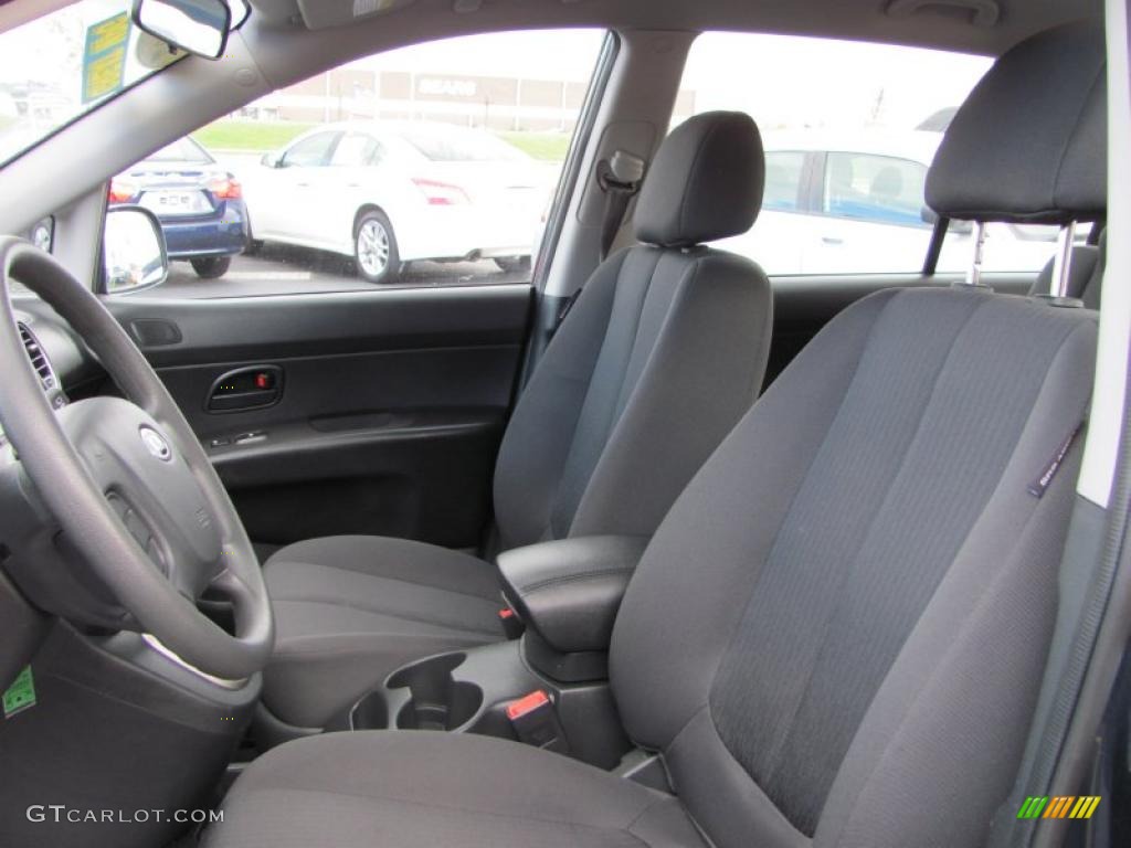Gray Interior 2010 Kia Rondo LX Photo #39419973