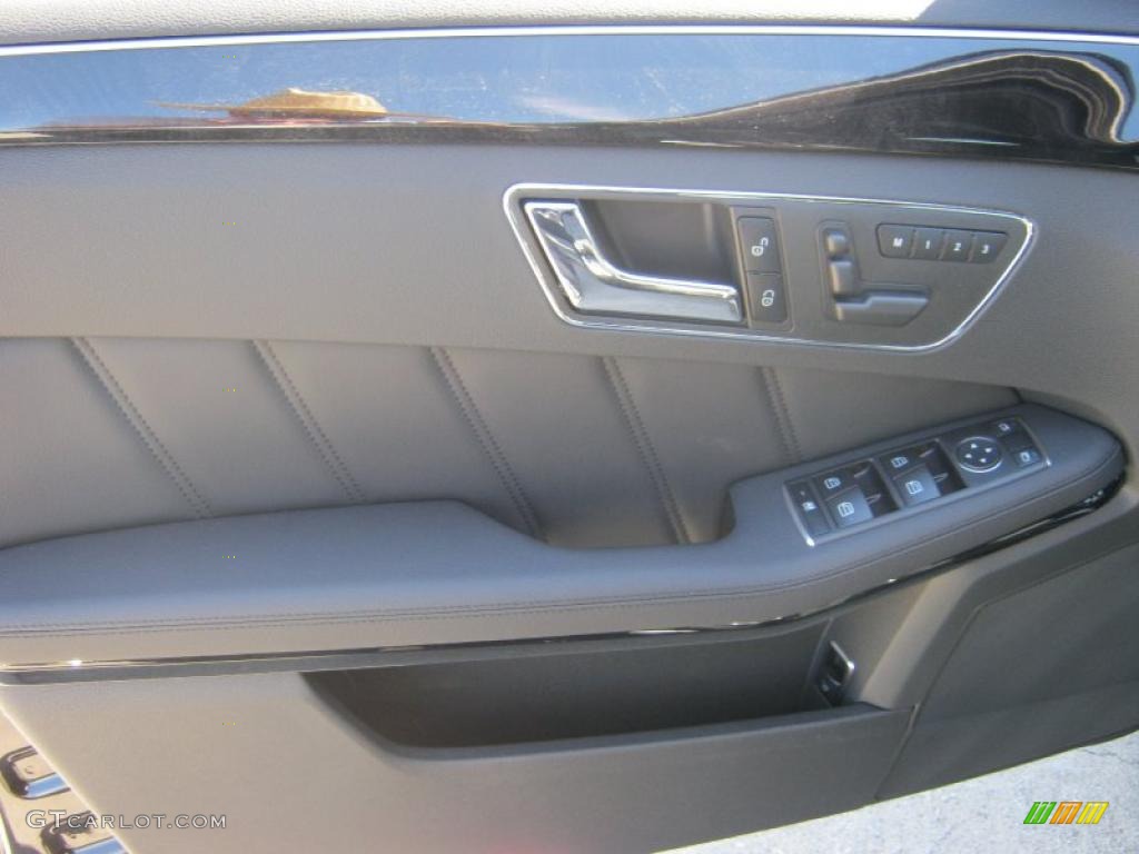 2011 Mercedes-Benz E 350 Sedan Black Door Panel Photo #39421578