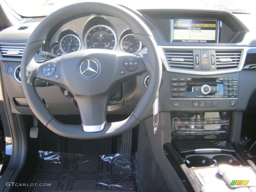 2011 Mercedes-Benz E 350 Sedan Black Dashboard Photo #39421606